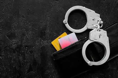 碰到客服回复通道维护中不给出款化解方法（图）
